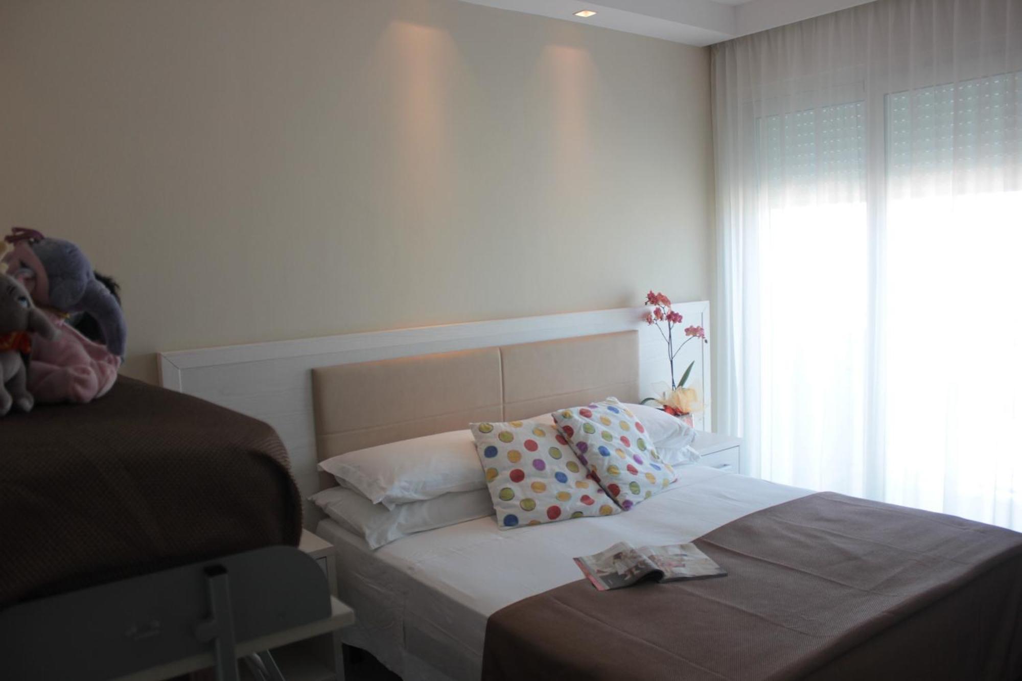 Hotel Augustus- Davanti A Noi C'E Solo Il Mare Misano Adriatico Habitación foto